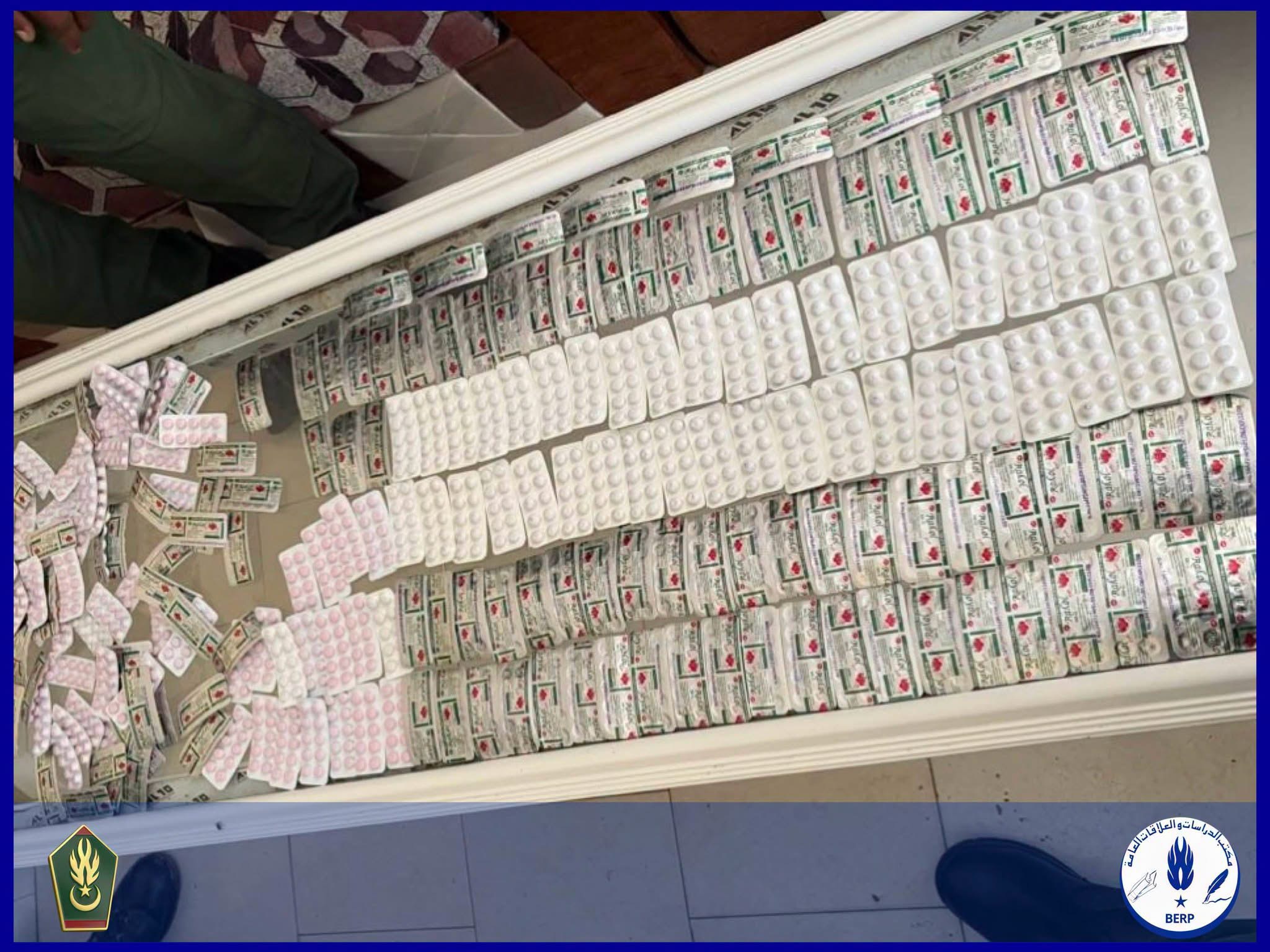 الدرك يحبط تهريب 2790 قرصًا من المؤثرات العقلية عبر معبر روصو